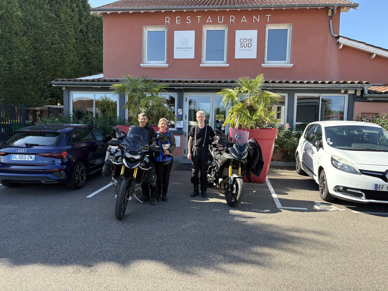 Photo de LES PIERRES DORÉES